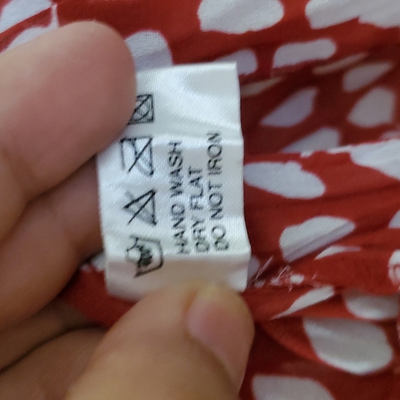 Red ruffled blouse Size M - Picture 5 of 8